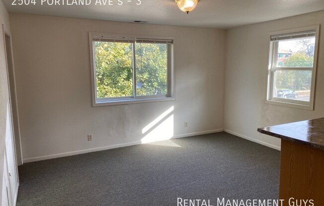 2504 PORTLAND AVE S