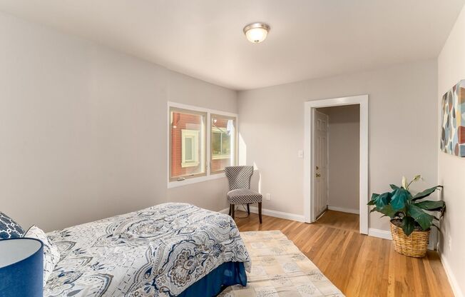 Pearl St. 1324 - 1326