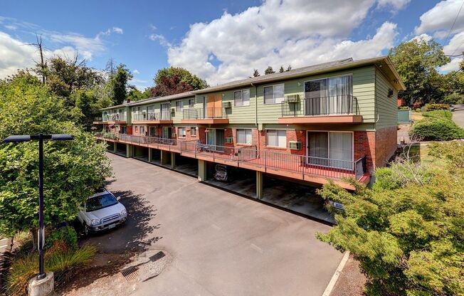 2 beds, 1 bath, 740 sqft, $1,525, Unit 10