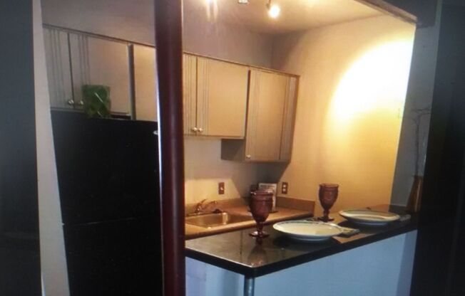 1 bed, 1 bath, 740 sqft, $1,125, Unit 8