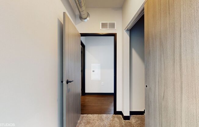 1 bed, 1 bath, 690 sqft, $1,174, Unit #410