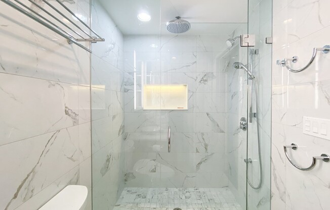 Studio, 1 bath, 427 sqft, $3,200, Unit 18D