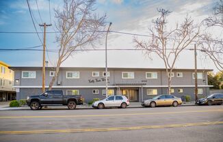 14444 Forty Four Winks Apartments