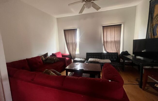 Bright and spacious three bedroom unit in a great location in Brewerytown