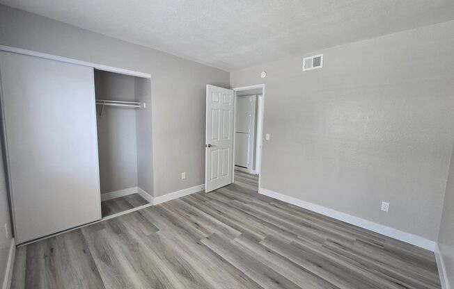 2 beds, 2 baths, 875 sqft, $1,455.5, Unit 5