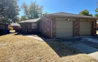 Beautiful 2 Bed 1 Bath Home in Downtown Edmond