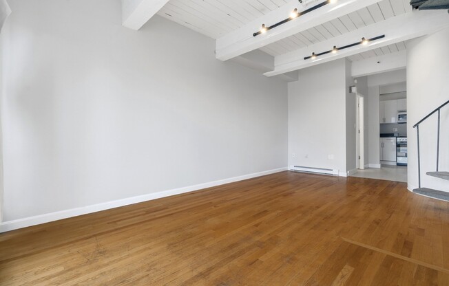 2 beds, 1.5 baths, 647 sqft, $3,600, Unit 6-16