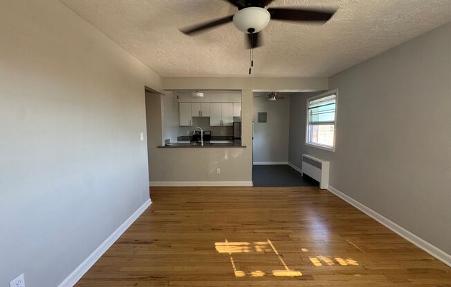 1 bed, 1 bath, 606 sqft, $1,595, Unit 420