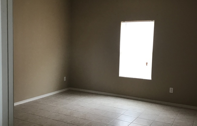 1 bed, 1 bath, 791 sqft, $975, Unit C-5 (TXU 152653047)