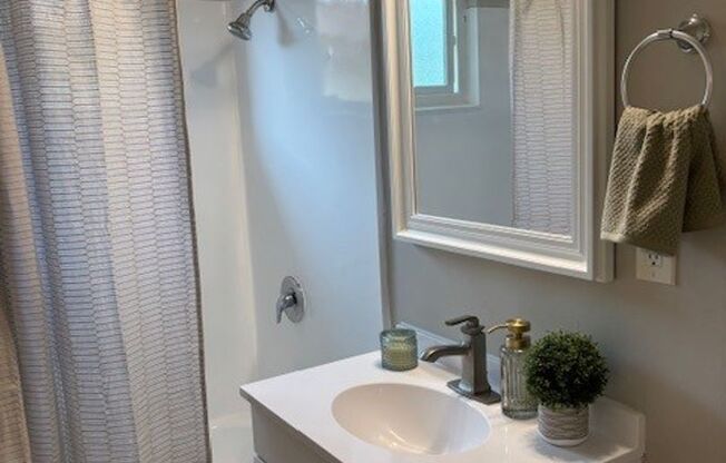 2 beds, 1 bath, 875 sqft, $2,375, Unit 7671-15