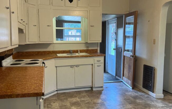2 bedroom 1 bath home