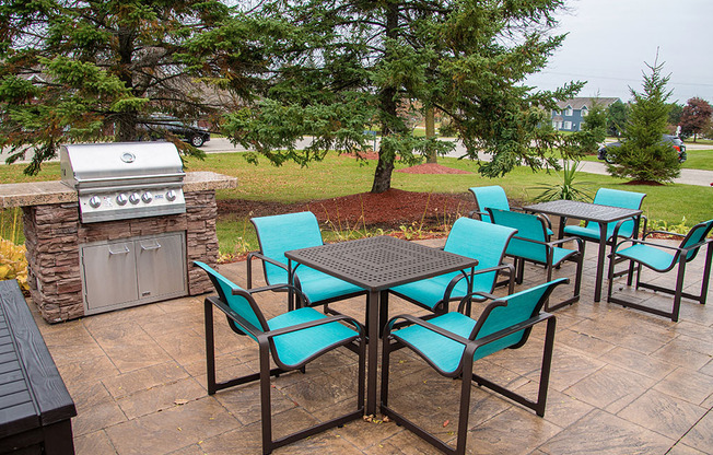 Mequon Trail Townhomes - Clubhouse Patio
