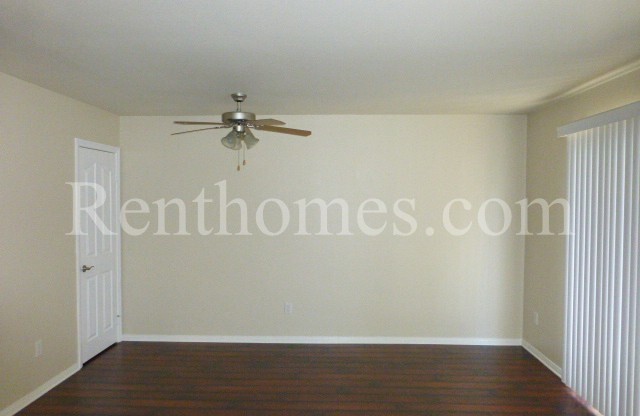 Rancho Bernardo, 14936 Avenida Venusto #15- Gorgeous unit, Must See!