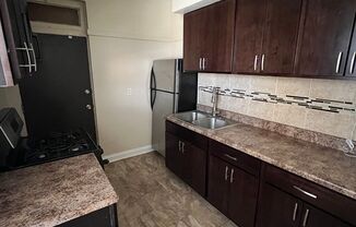 2 beds, 1 bath, $1,300, Unit 8058-1