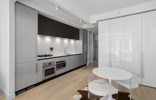 Studio, 1 bath, 577 sqft, $3,850, Unit 405S