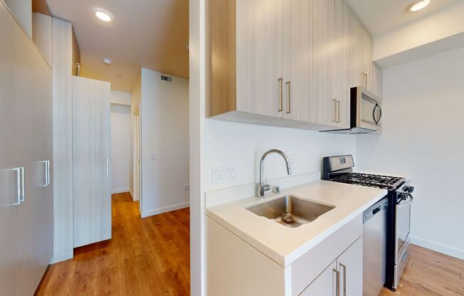 Studio, 1 bath, 473 sqft, $1,895, Unit 212