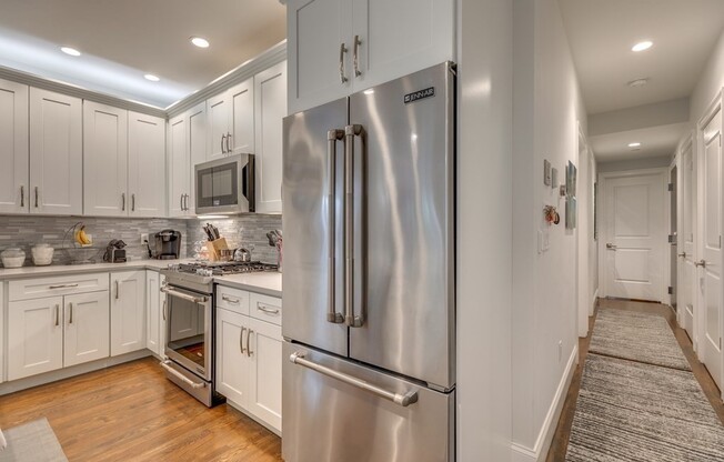 141 W 6 ST