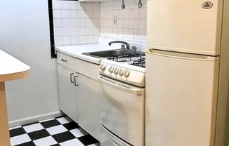 172 E 92 ST