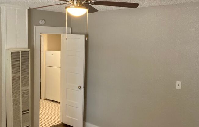 Cozy 1 Bed 1 Bath - Available NOW!