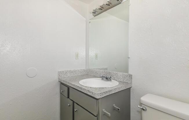 2 beds, 2 baths, 640 sqft, $1,025