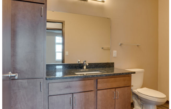 2 beds, 2 baths, 918 sqft, $1,985, Unit 208 - Atlantic