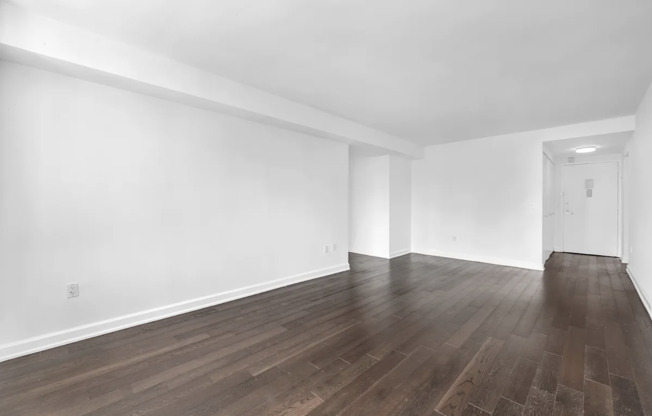 2 beds, 2 baths, 708 sqft, $6,962, Unit 29H