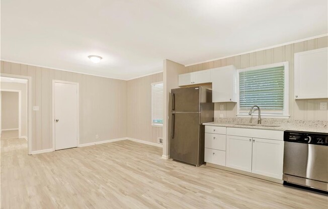 1372 LAVERTE CIR SW