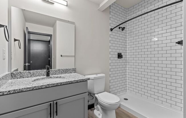 2 beds, 2.5 baths, 1,320 sqft, $2,365, Unit 192