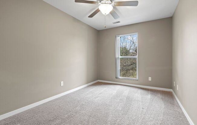 2 beds, 1 bath, 863 sqft, $1,690, Unit 307