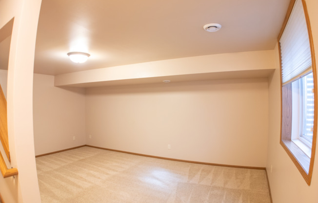 3 beds, 2.5 baths, 1,550 sqft, $1,650, Unit 2463 2