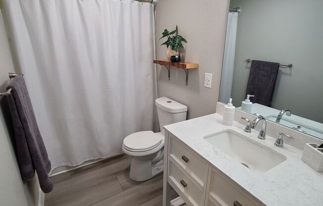 1 bed, 1 bath, 600 sqft, $1,450, Unit D27