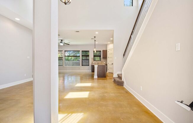 Stunning Modern Home in Desirable 78704 Neighborhood - Spacious 3 Bed, 3 Bath Oasis