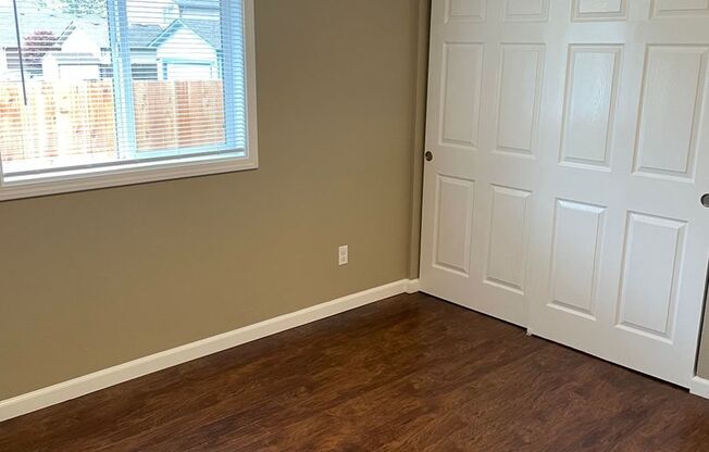 2 beds, 1 bath, 800 sqft, $1,400, Unit Mar1964