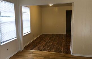 3 beds, 1 bath, $800