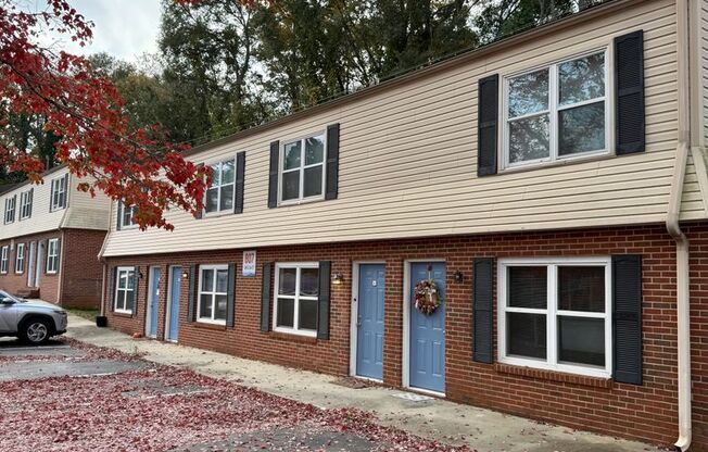 2 beds, 1 bath, 725 sqft, $949, Unit 807-33TH R