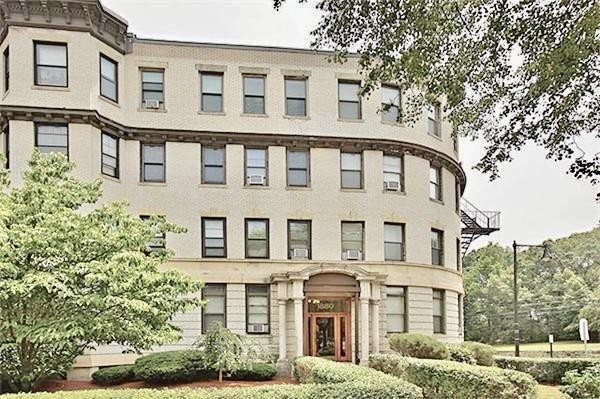 1880 Commonwealth Ave