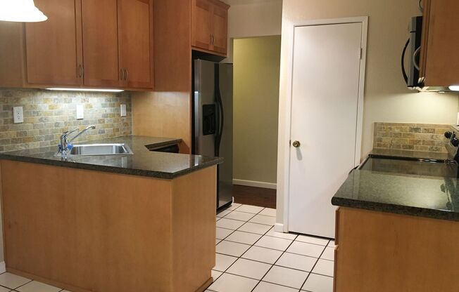 Charming 2 Bed 2 Bath Condo in Downtown San Jose! Ready for move in NOW!