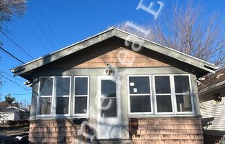 Bright Newly renovated Home in a Quiet West Toledo Neighborhood