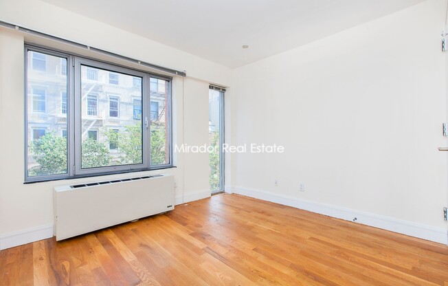 2 beds, 1 bath, $5,400, Unit 5D