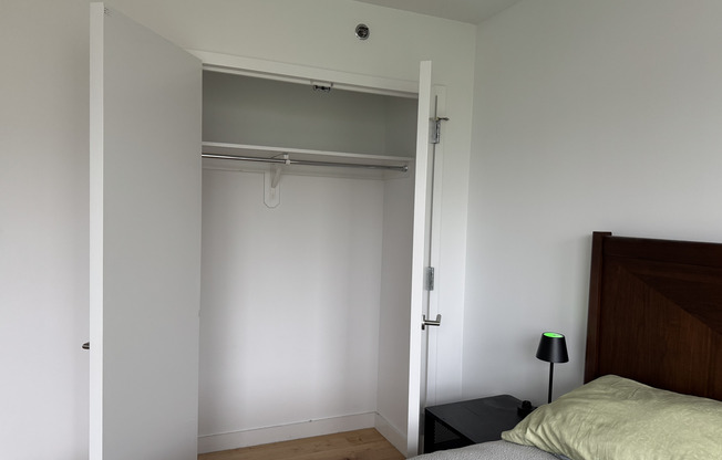 1 bed, 1 bath, $4,100, Unit 8E