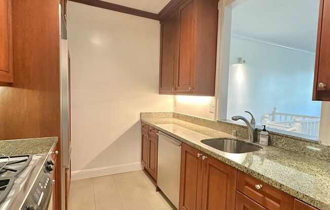 Charming 2 BR | 2.5 BA in Presidio Heights