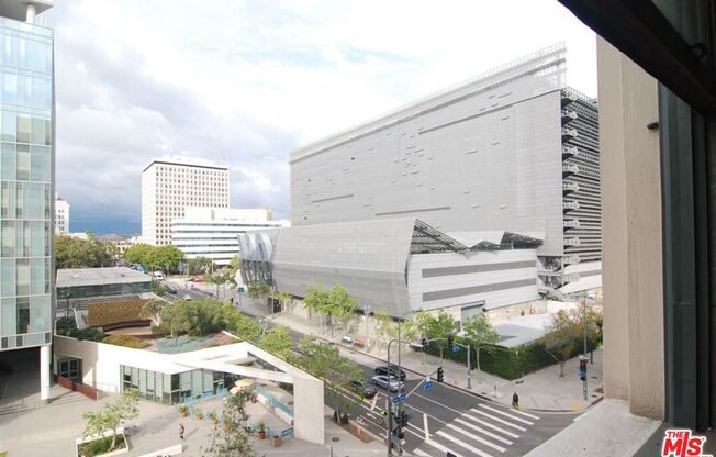 1 bed, 1 bath, 800 sqft, $2,400, Unit 501