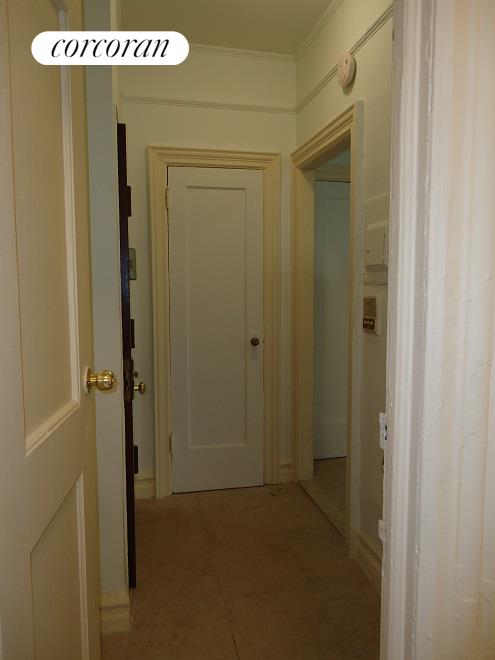 1 bed, 1 bath, $1,950, Unit 1R