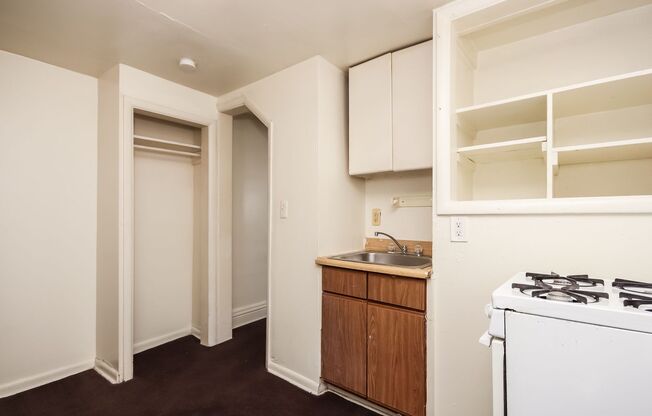 Studio, 1 bath, 225 sqft, $1,359, Unit 514-8