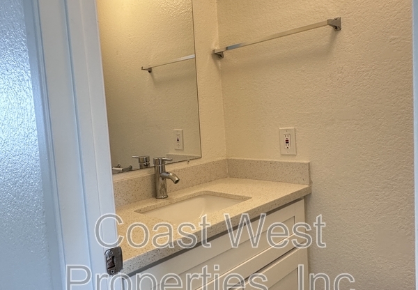1168 CYPRESS AVE
