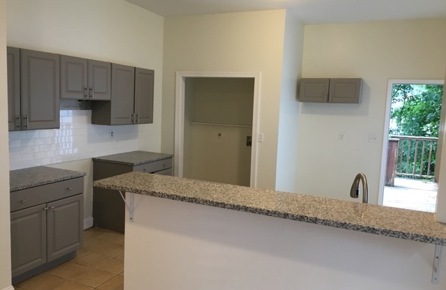 3 beds, 2 baths, $2,095