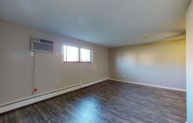 2 beds, 1 bath, 850 sqft, $925, Unit Unit 3