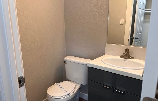 2 beds, 1.5 baths, 1,050 sqft, $3,095, Unit 1746-4