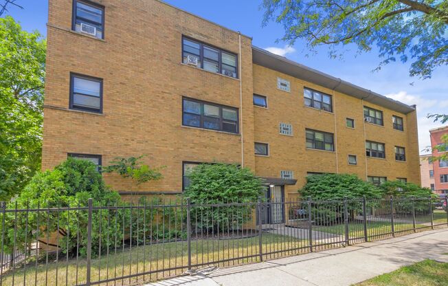 7770-78  S South Shore Drive Chicago, IL 60649