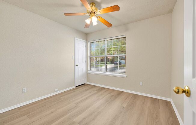 Stunning 4-Bedroom, 2-Bath Home on Elm Glade